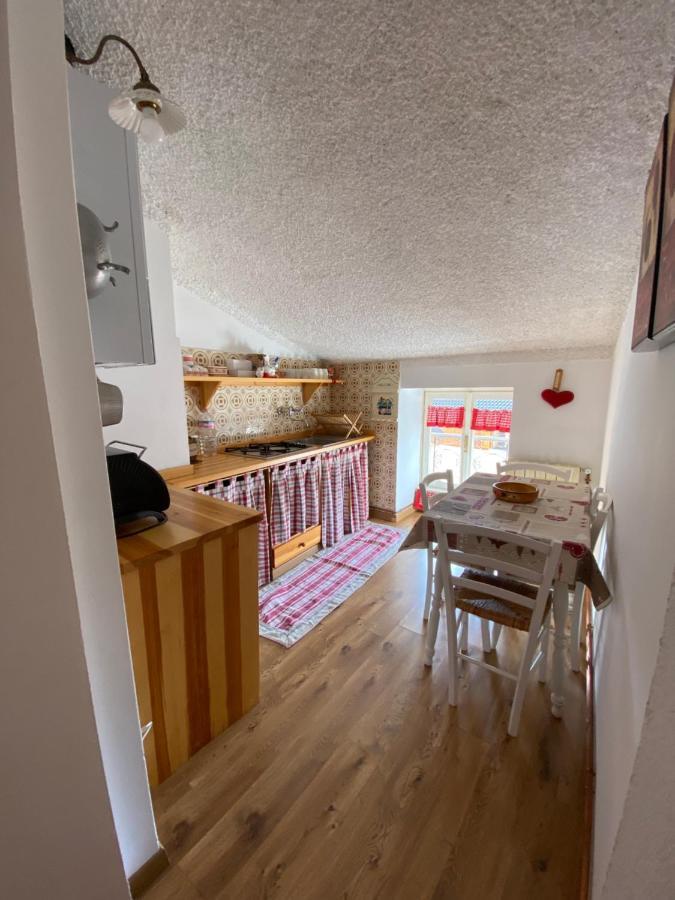 Mansarda Petronilla Apartment Пиацаторе Екстериор снимка