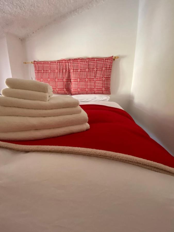 Mansarda Petronilla Apartment Пиацаторе Екстериор снимка