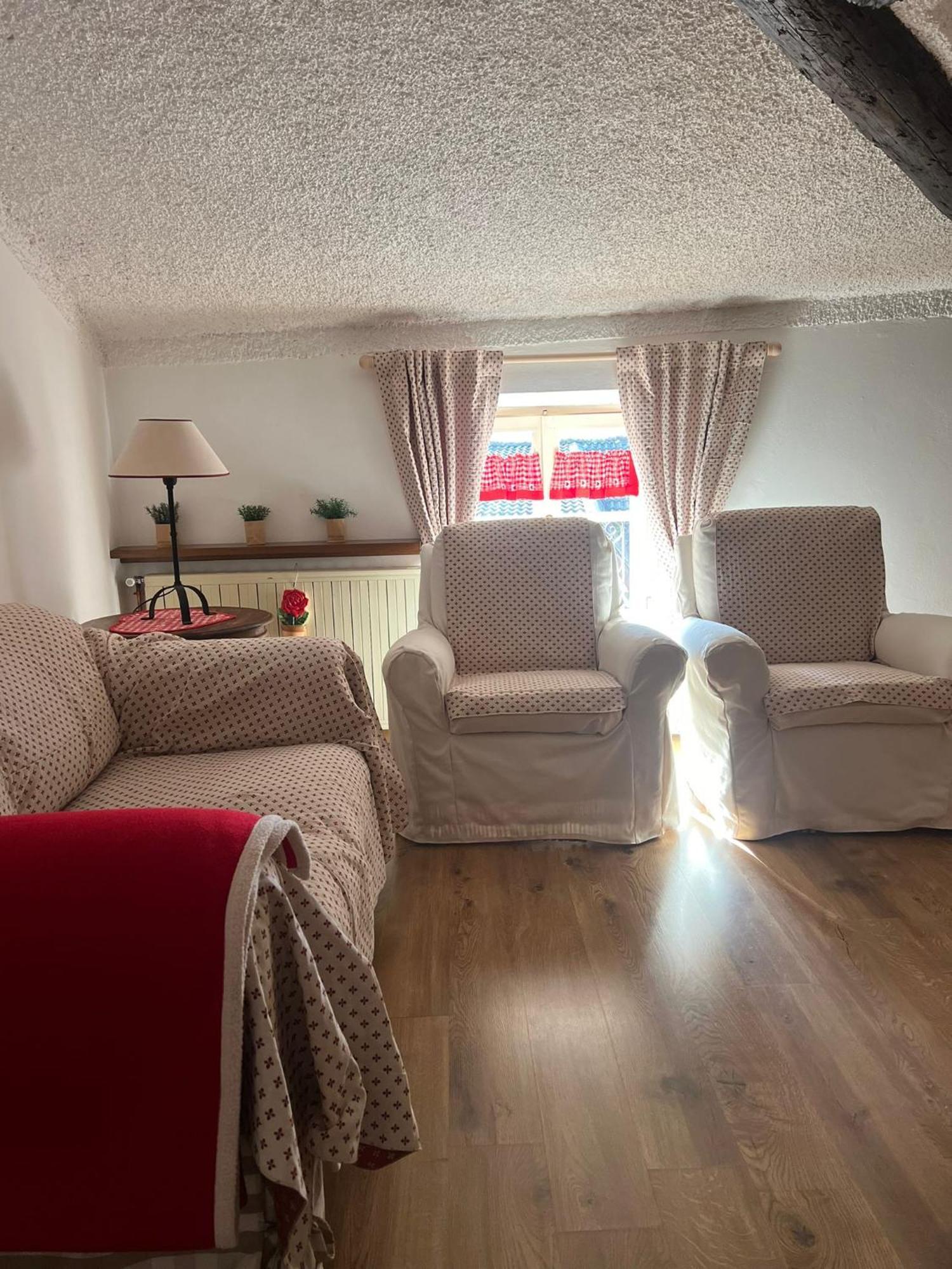 Mansarda Petronilla Apartment Пиацаторе Екстериор снимка